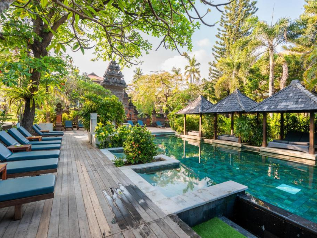 Bali Garden Beach Resort inside image (2)