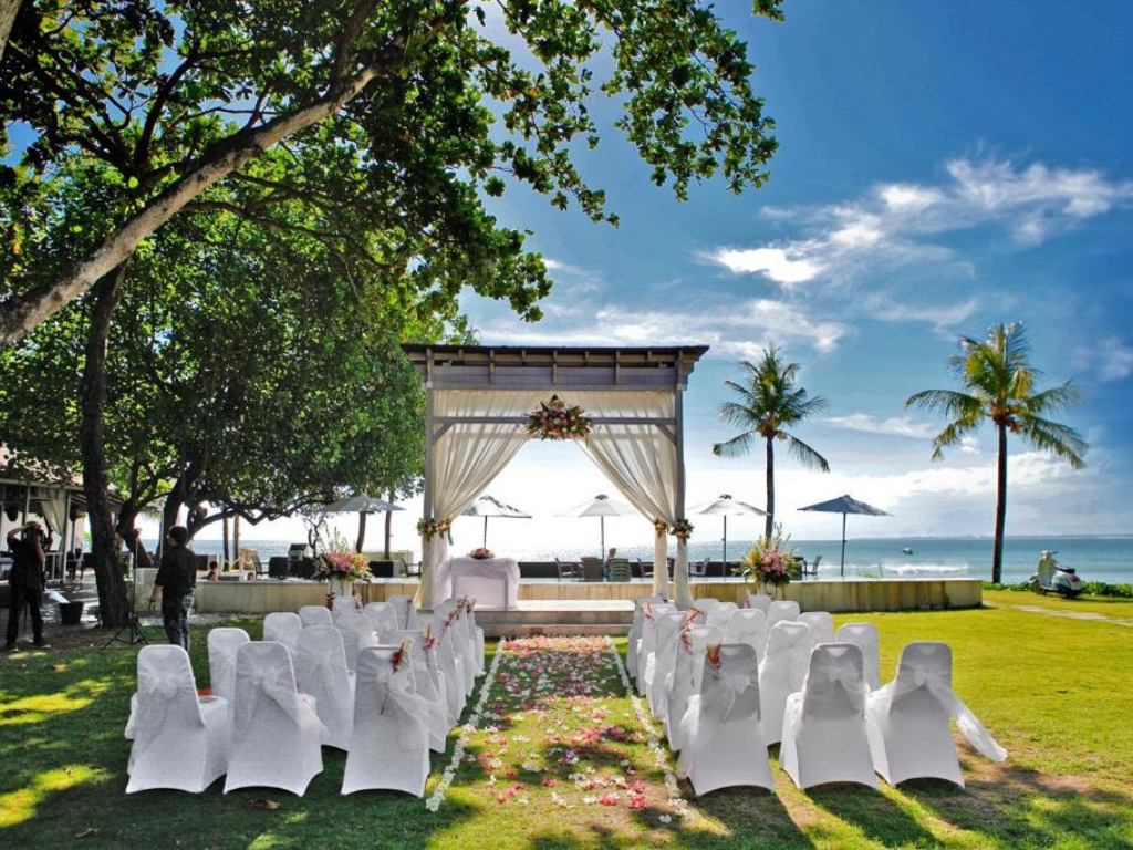 Bali Garden Beach Resort inside image (4)