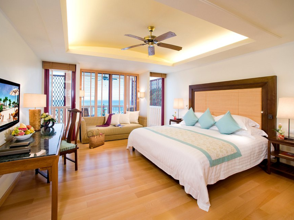 Centara Grand Beach Resort inside image (4)