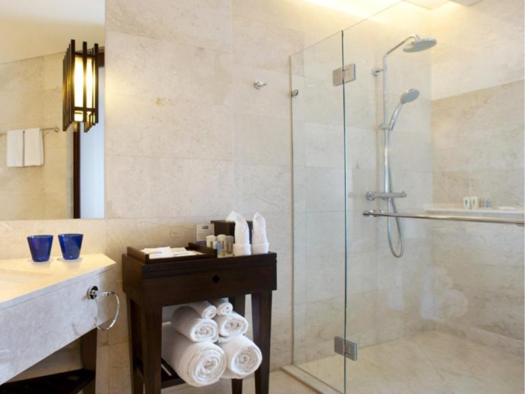Holiday Inn Benoa inside image (1)