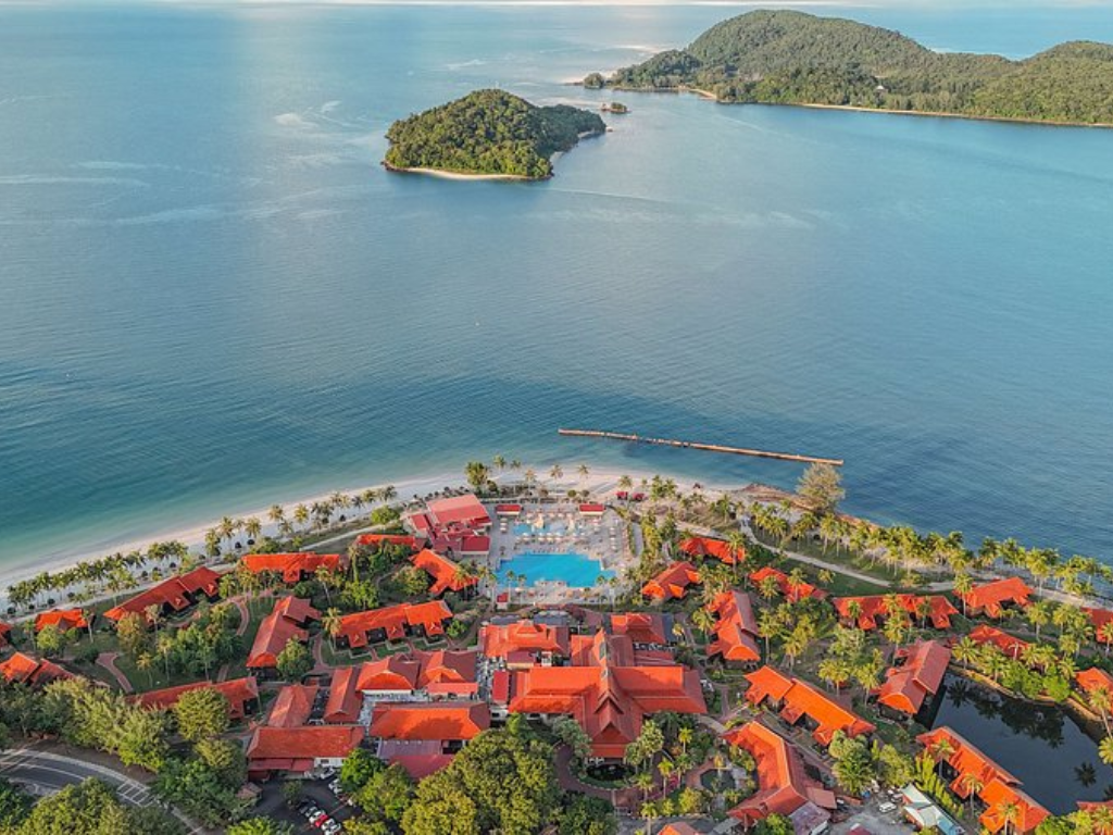 Pelangi Beach Resort & Spa Langkawi image