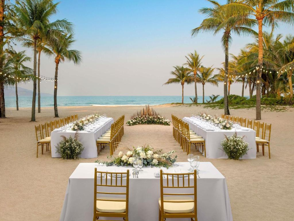 Pullman Danang Beach Resort inside image (2)