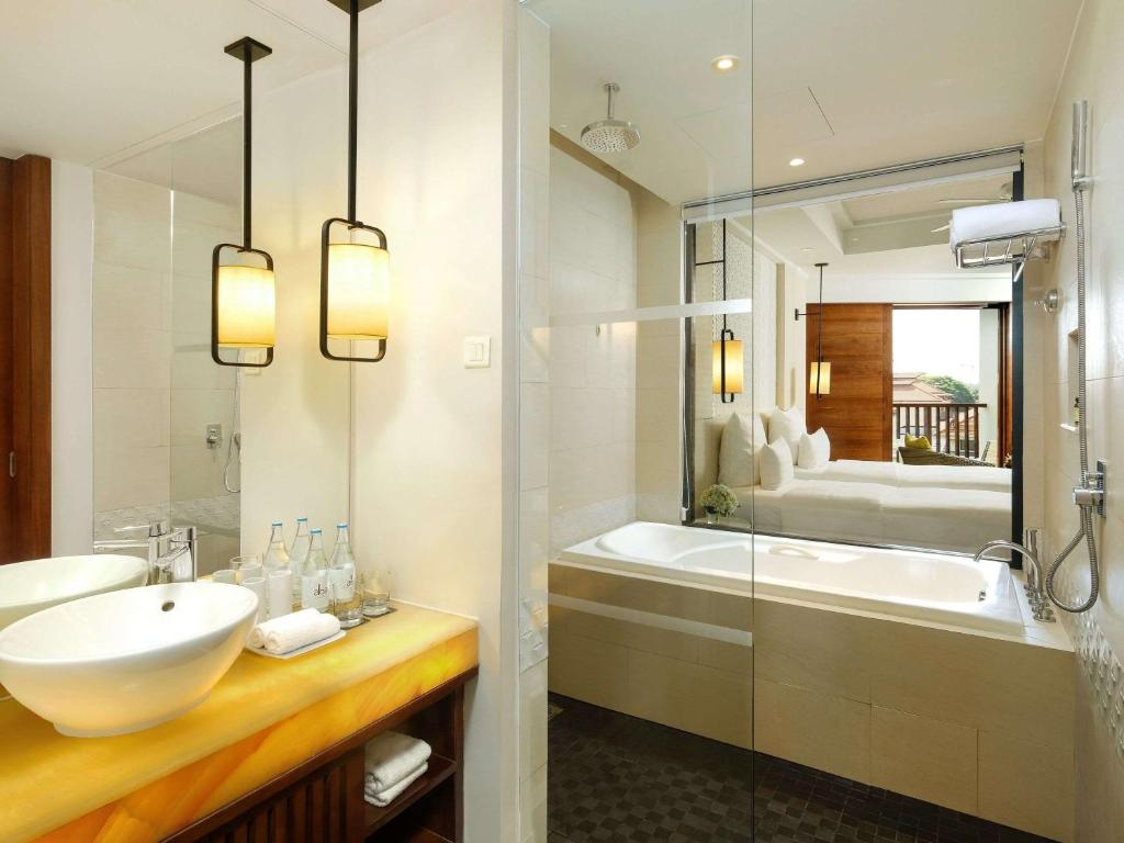 Pullman Danang Beach Resort inside image (4)