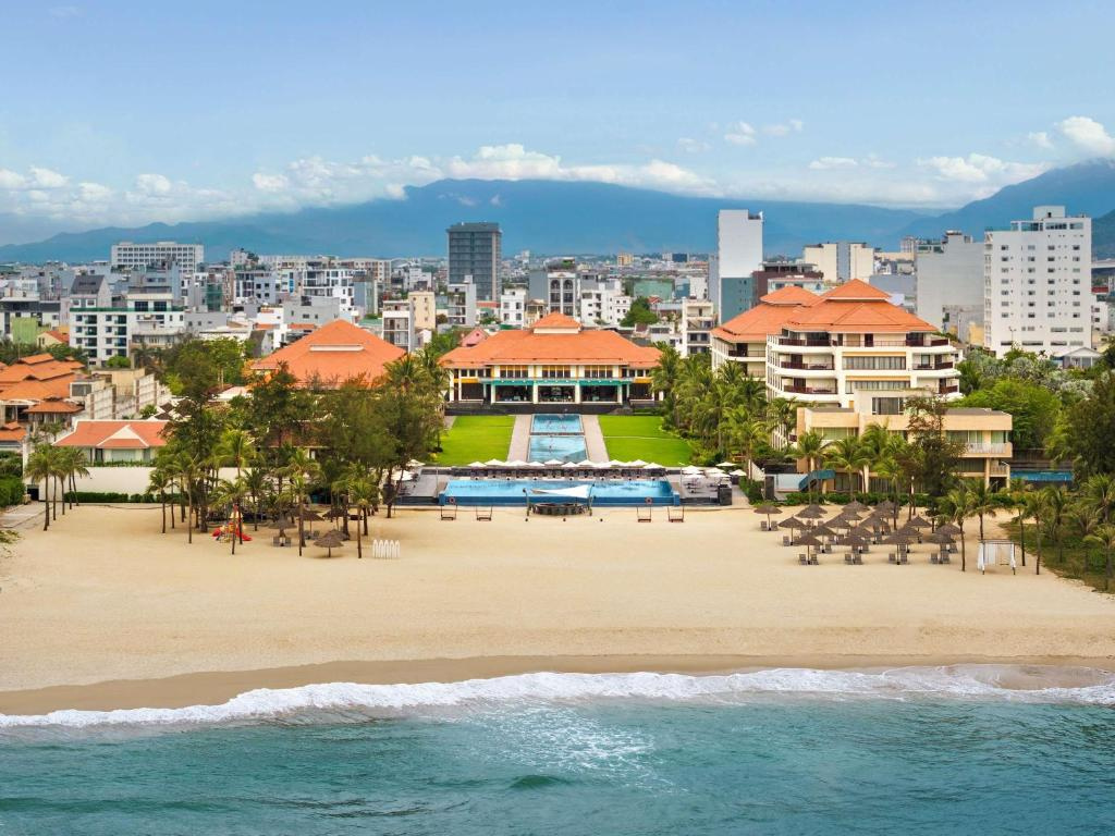 Pullman Danang Beach Resort inside image
